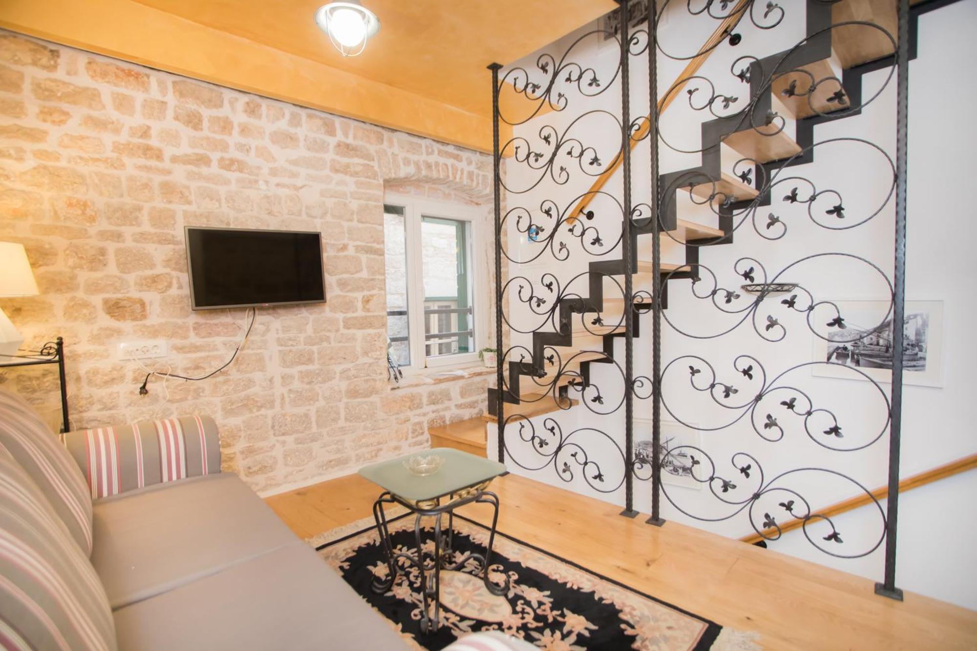 Apartments Nove Crkve Шибеник Екстер'єр фото