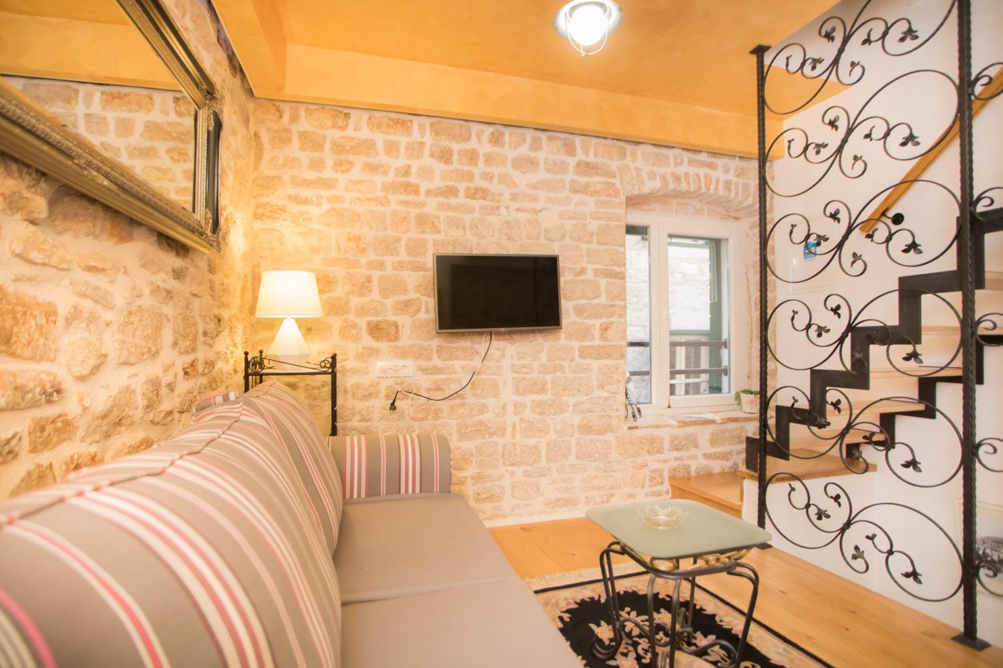 Apartments Nove Crkve Шибеник Екстер'єр фото