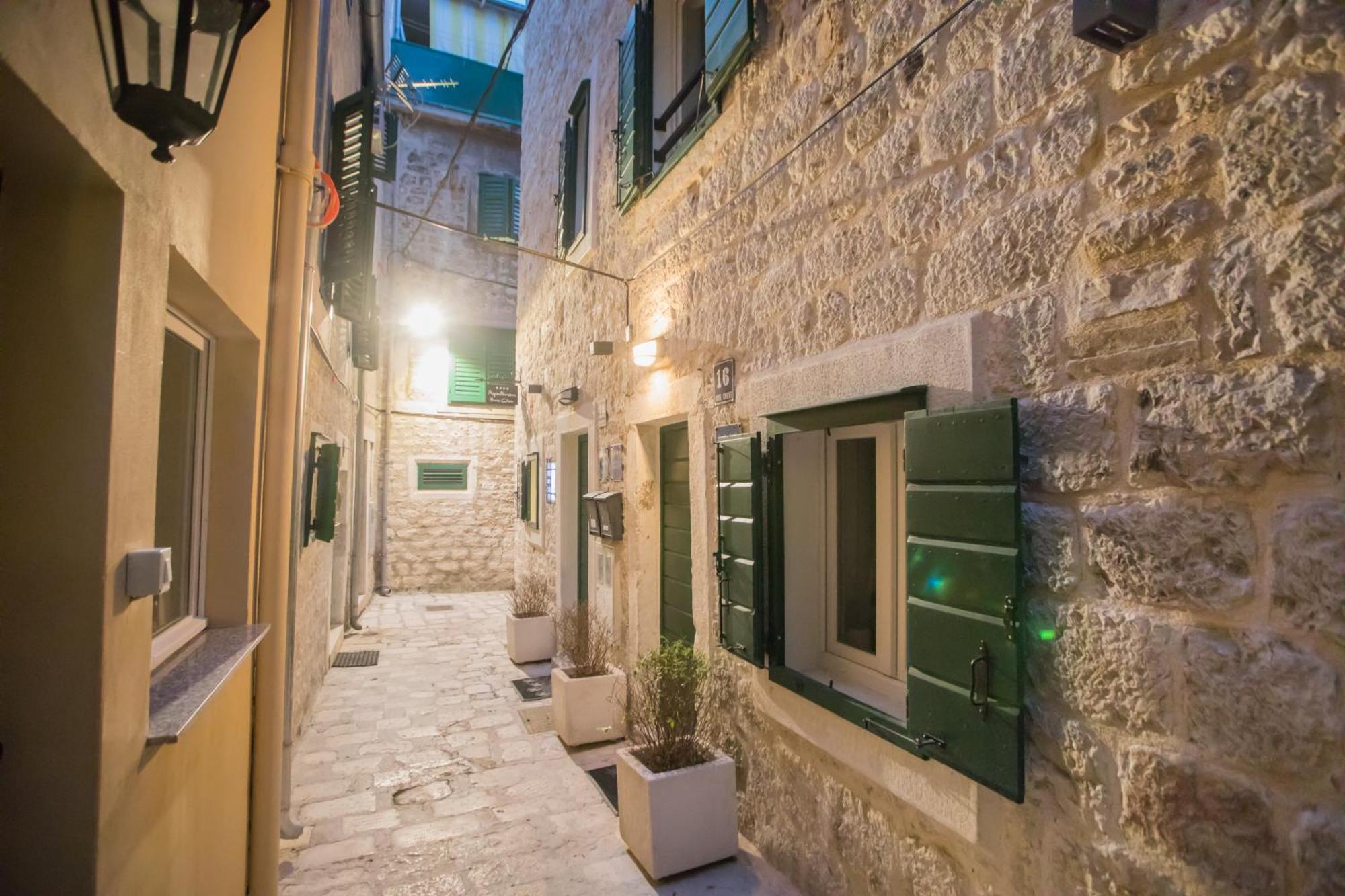 Apartments Nove Crkve Шибеник Екстер'єр фото